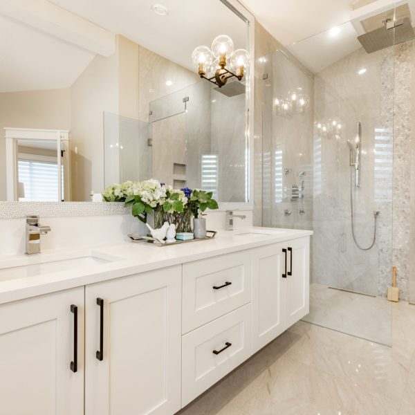 Spacious,Master,Bathroom,With,Glass,Wall,Shower,Free,Standing,Bathtub